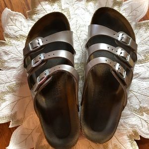 Woman’s size 38 Birkenstock’s